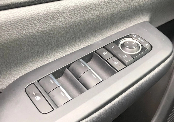 Toyota Prius cena 209900 przebieg: 6880, rok produkcji 2023 z Pleszew małe 596